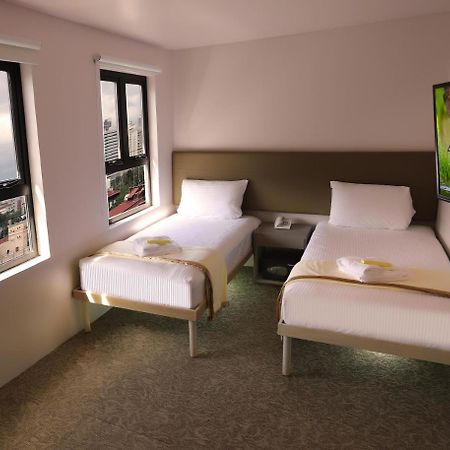 1010 Hotel Muntinlupa City Экстерьер фото