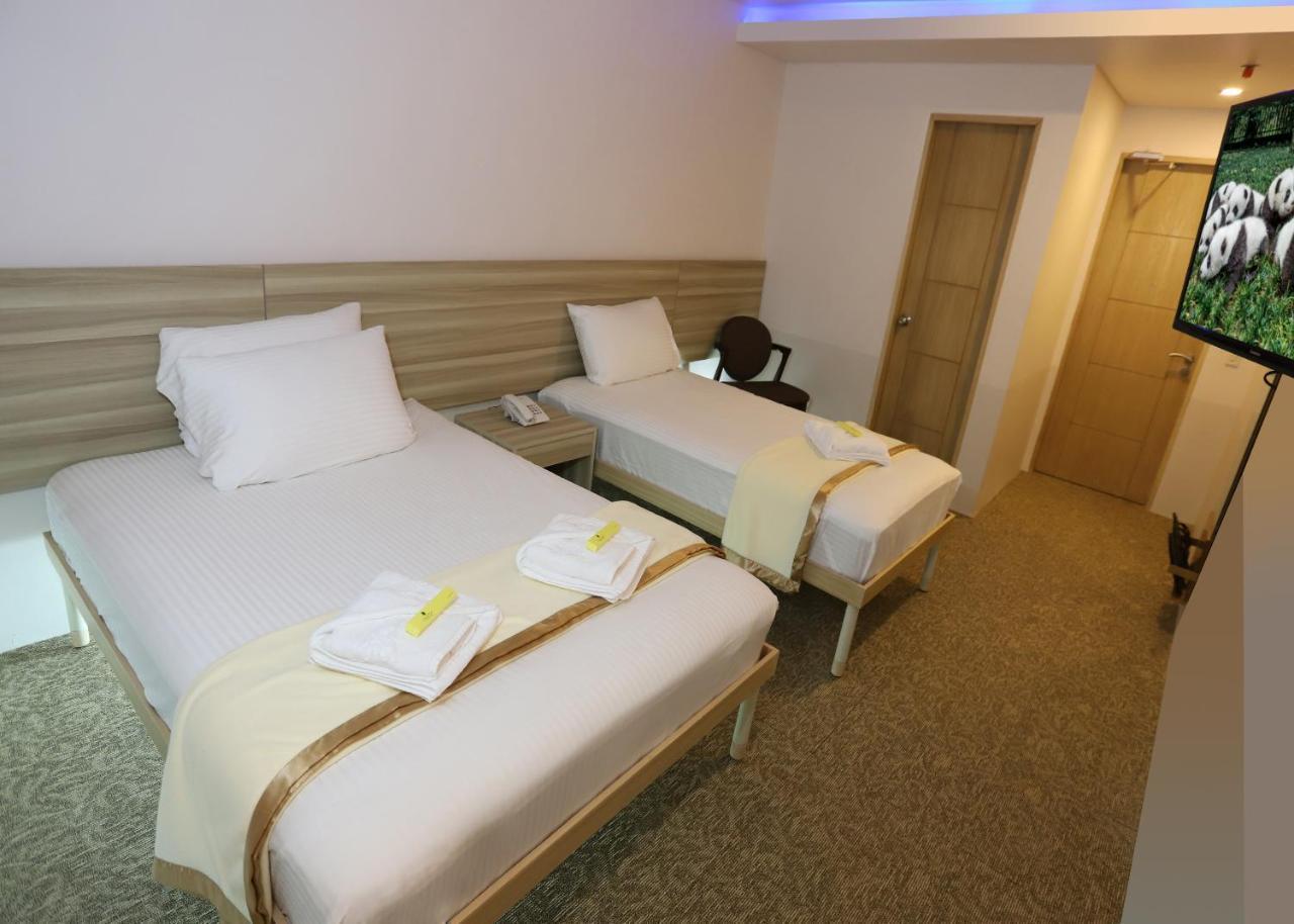 1010 Hotel Muntinlupa City Экстерьер фото