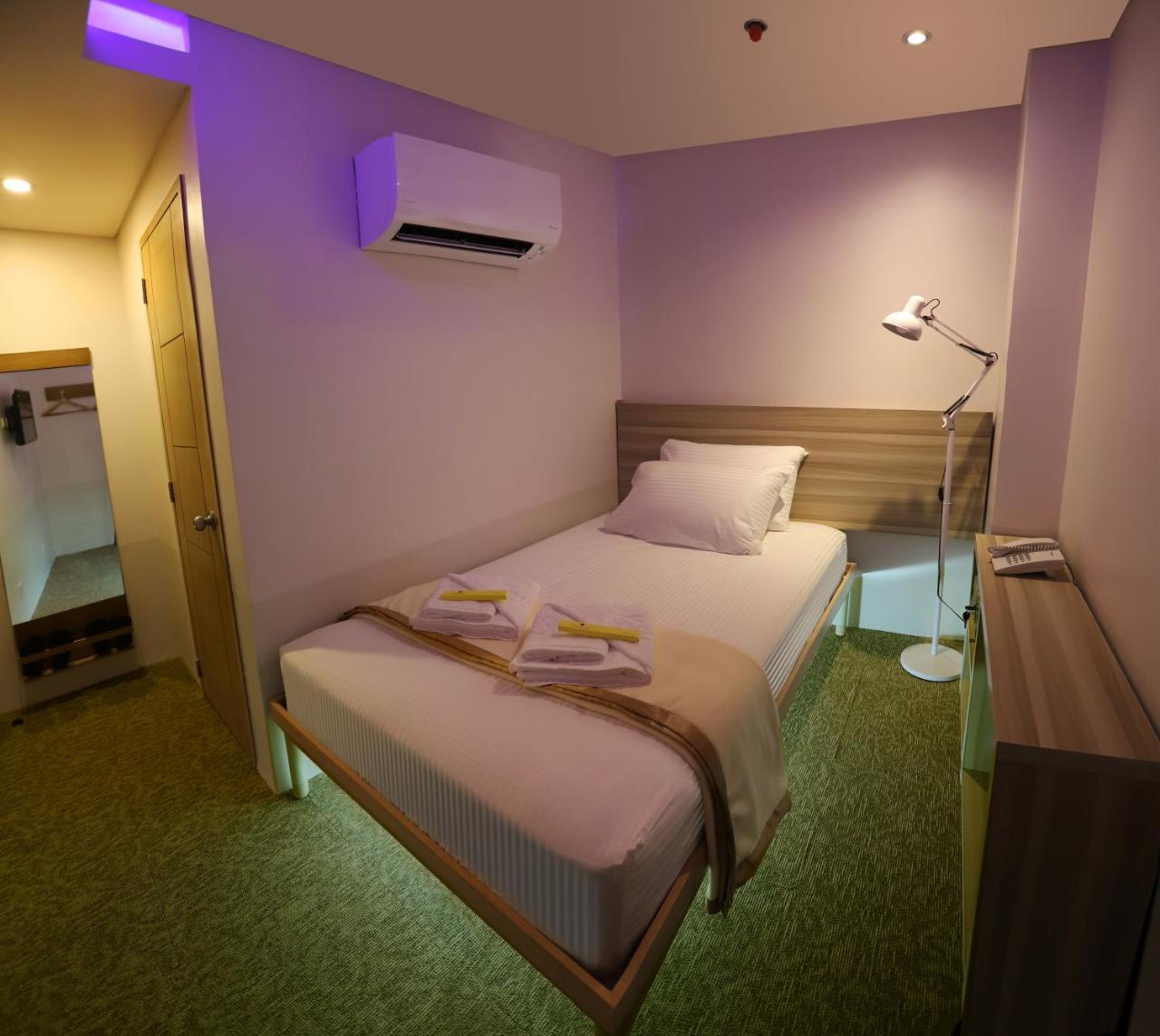 1010 Hotel Muntinlupa City Экстерьер фото